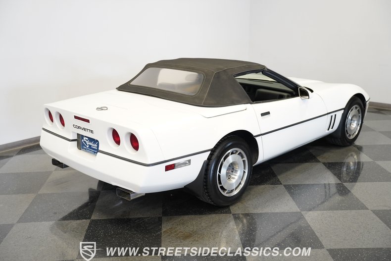 Chevrolet-Corvette-1987-White-Tan-8