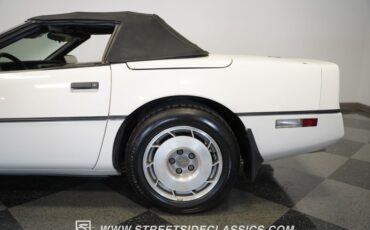 Chevrolet-Corvette-1987-White-Tan-9