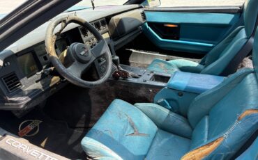 Chevrolet-Corvette-1988-10