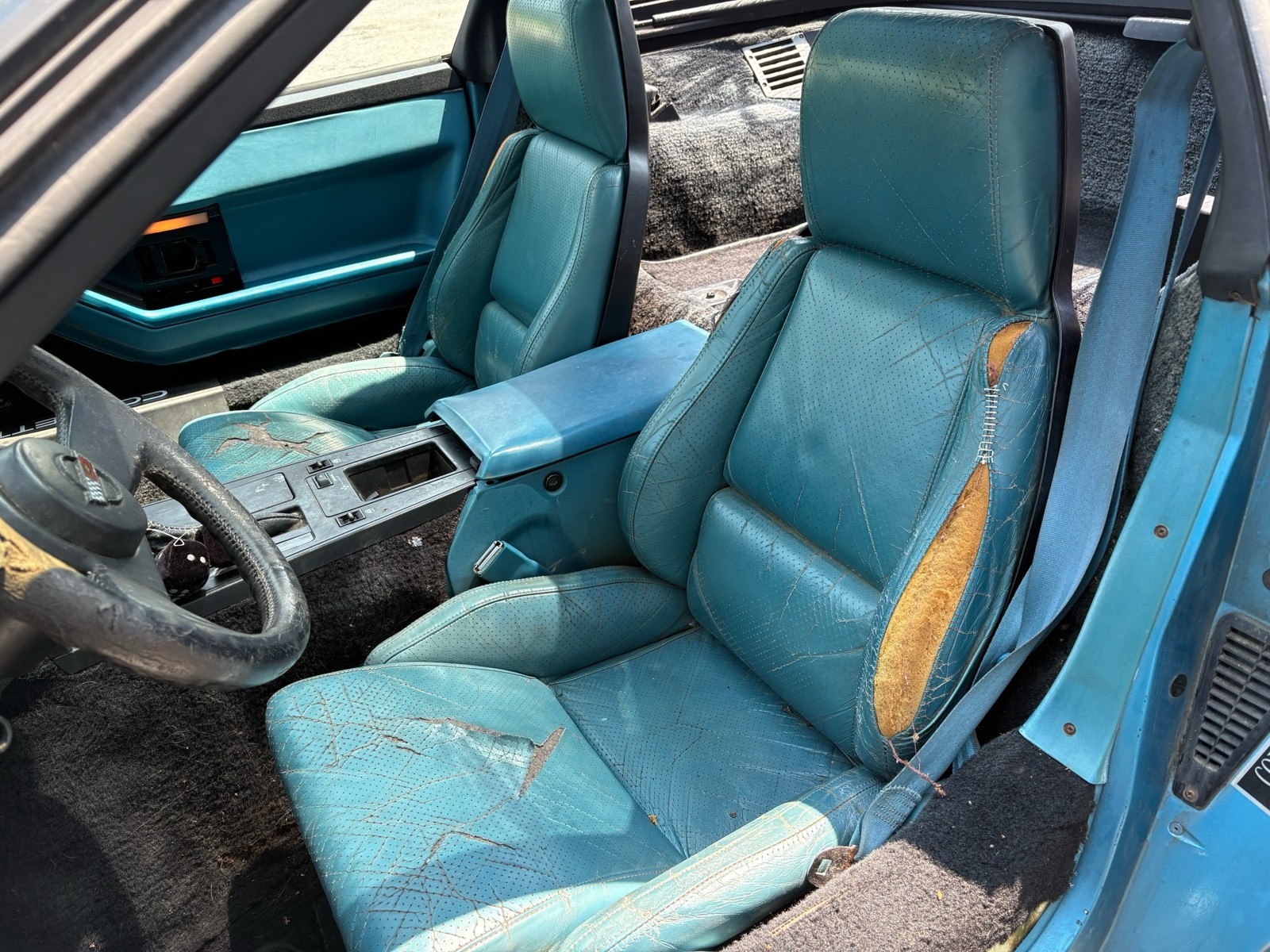 Chevrolet-Corvette-1988-12