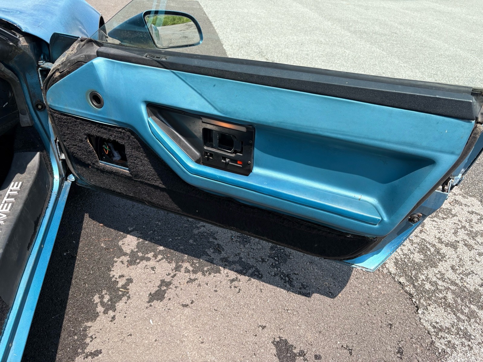 Chevrolet-Corvette-1988-14