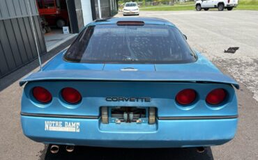 Chevrolet-Corvette-1988-3