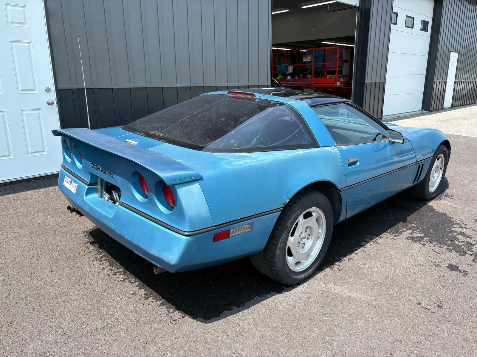 Chevrolet-Corvette-1988-4
