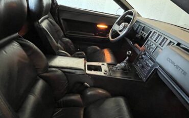 Chevrolet-Corvette-1989-13