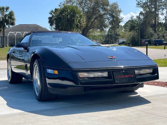 Chevrolet-Corvette-1989-5