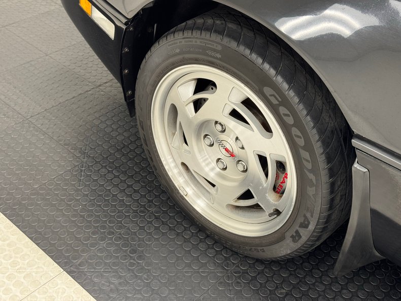 Chevrolet-Corvette-1990-Black-Black-11