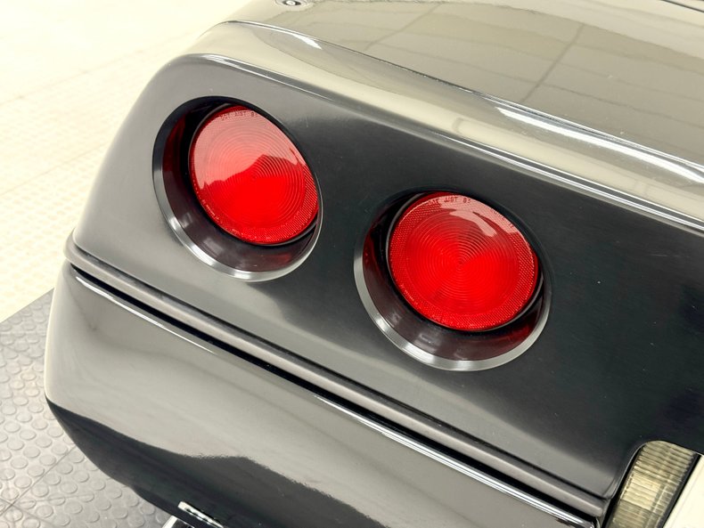 Chevrolet-Corvette-1990-Black-Black-18