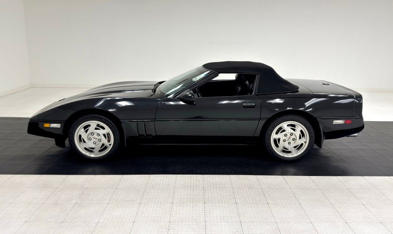 Chevrolet-Corvette-1990-Black-Black-2