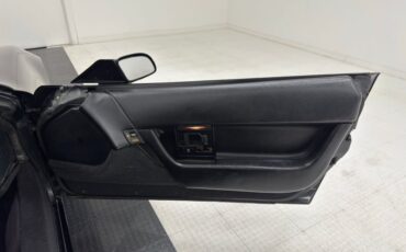 Chevrolet-Corvette-1990-Black-Black-26