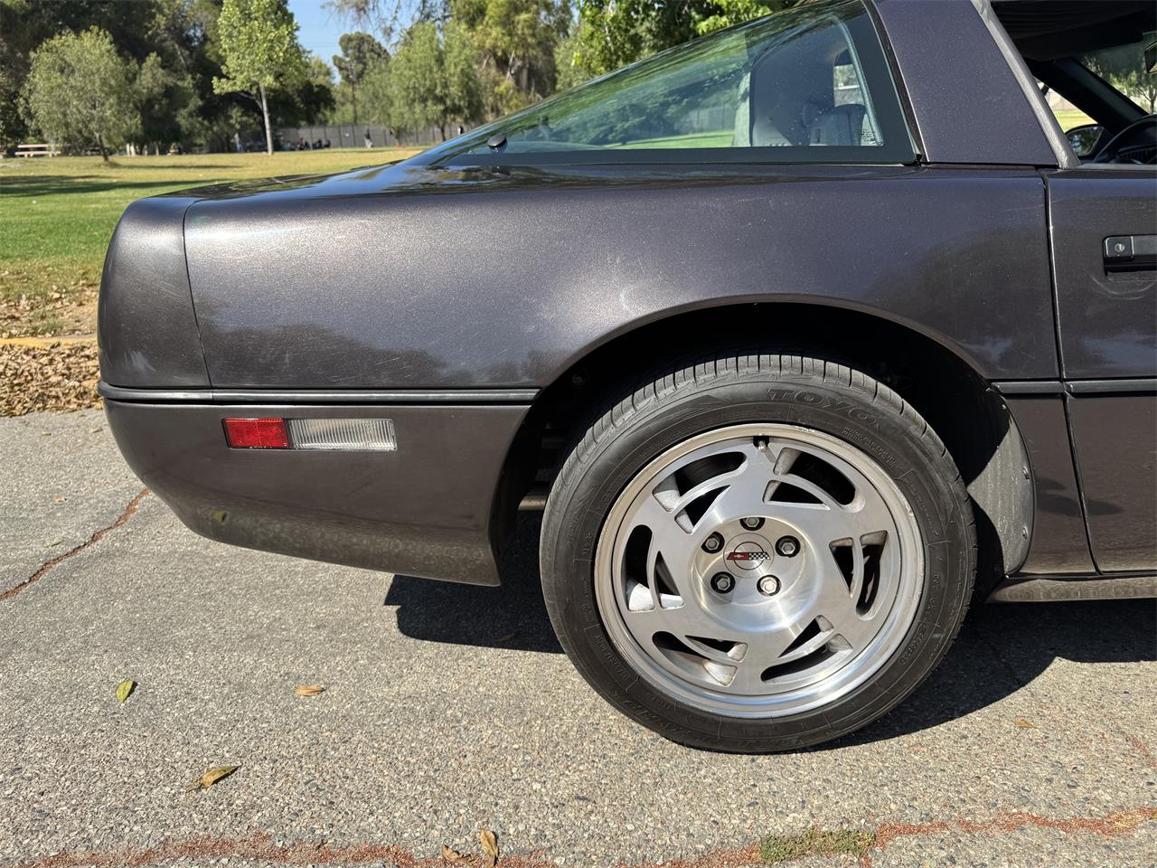 Chevrolet-Corvette-1990-Charcoal-metallic-Gray-Leather-23