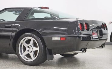 Chevrolet-Corvette-1990-Coupe-12