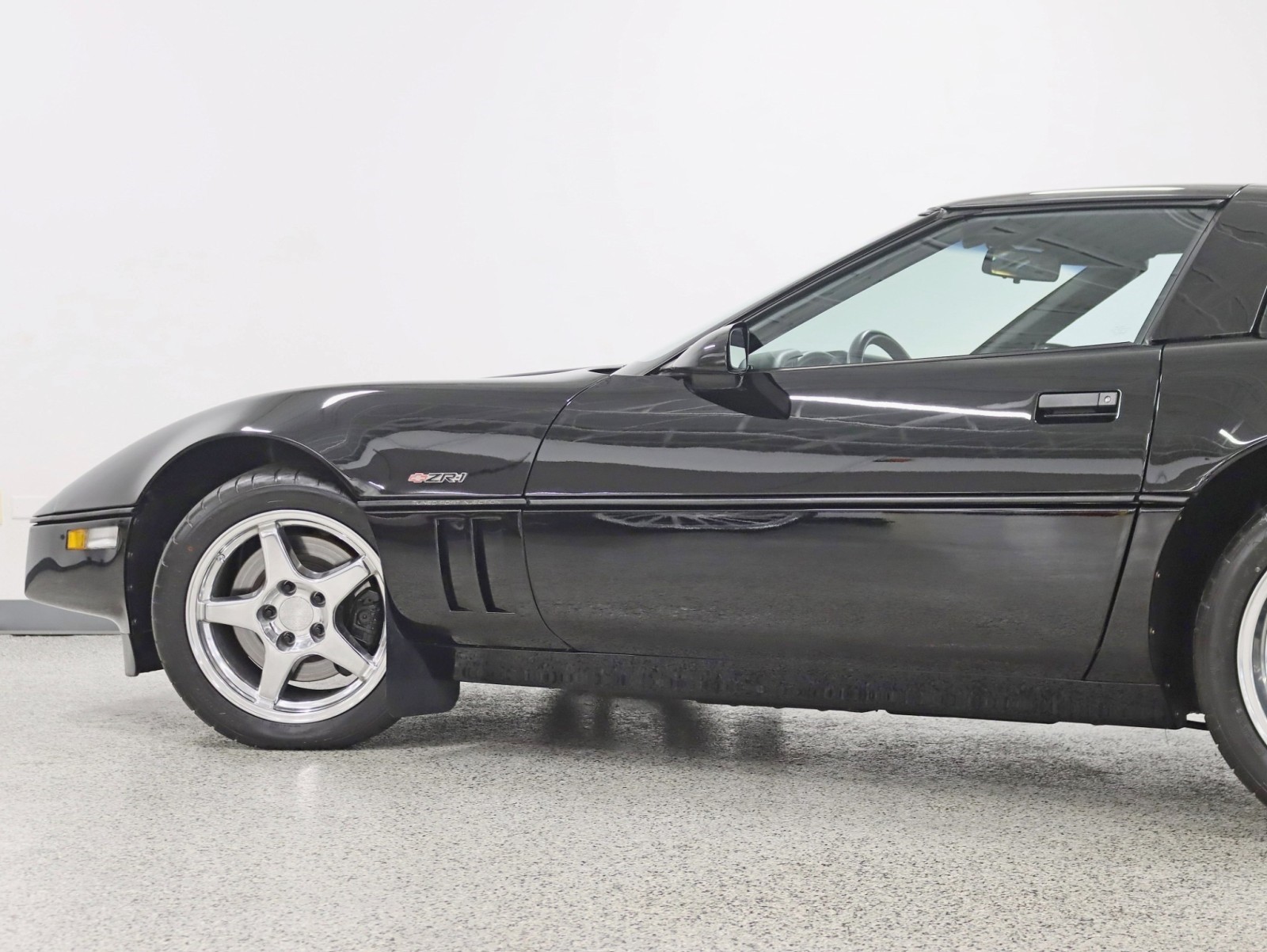 Chevrolet-Corvette-1990-Coupe-13