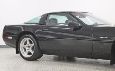 Chevrolet-Corvette-1990-Coupe-4