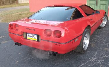Chevrolet-Corvette-1990-Hatchback-1