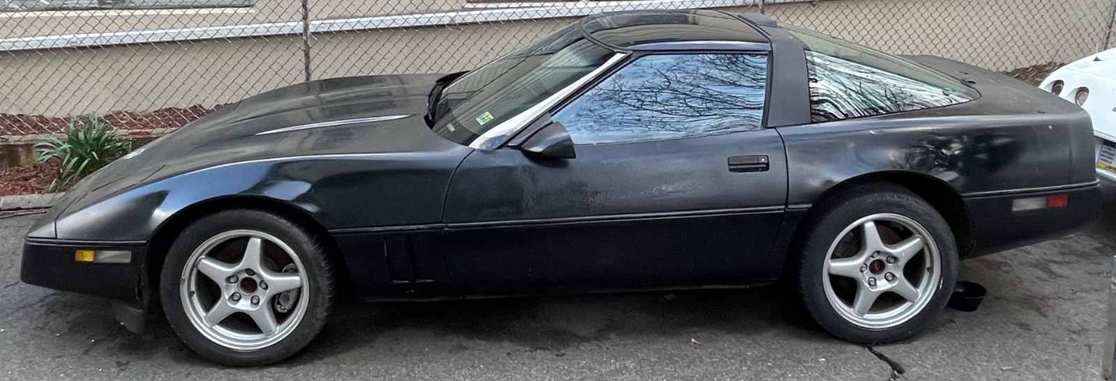 Chevrolet-Corvette-1990-Hatchback-1
