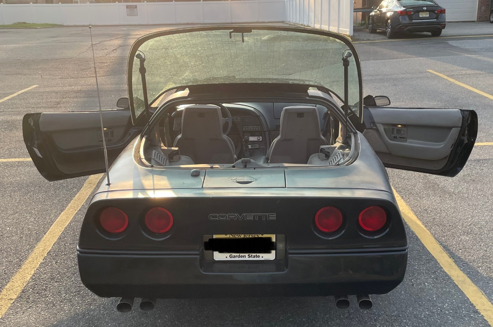Chevrolet-Corvette-1990-Hatchback-10
