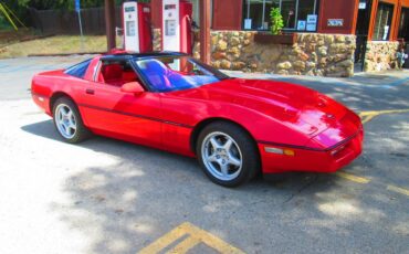 Chevrolet-Corvette-1990-Hatchback-11