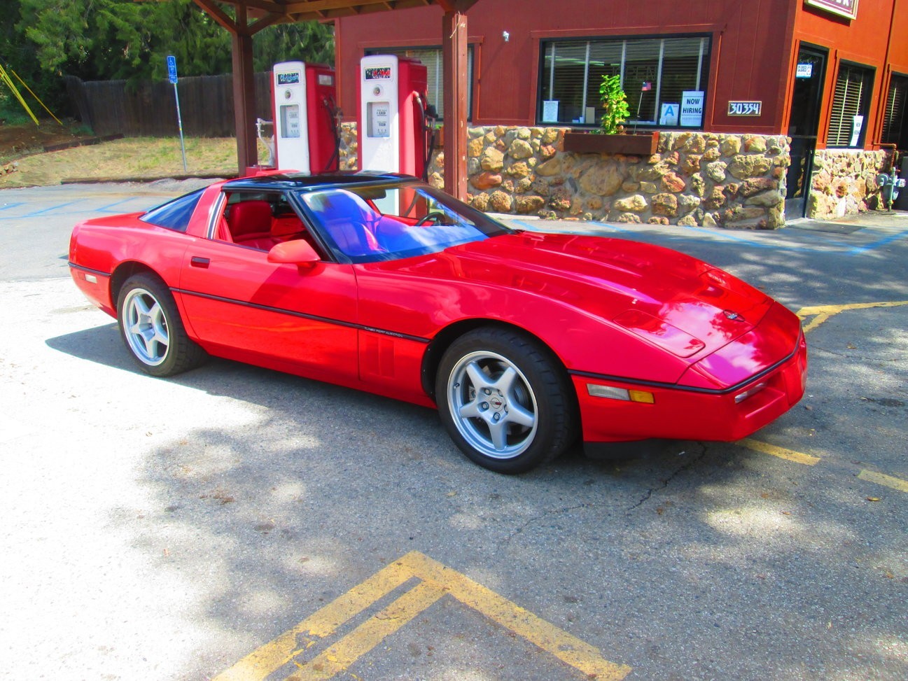 Chevrolet-Corvette-1990-Hatchback-11