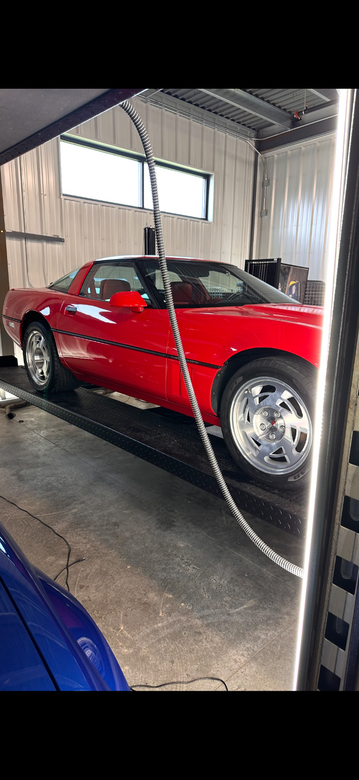 Chevrolet-Corvette-1990-Hatchback-12