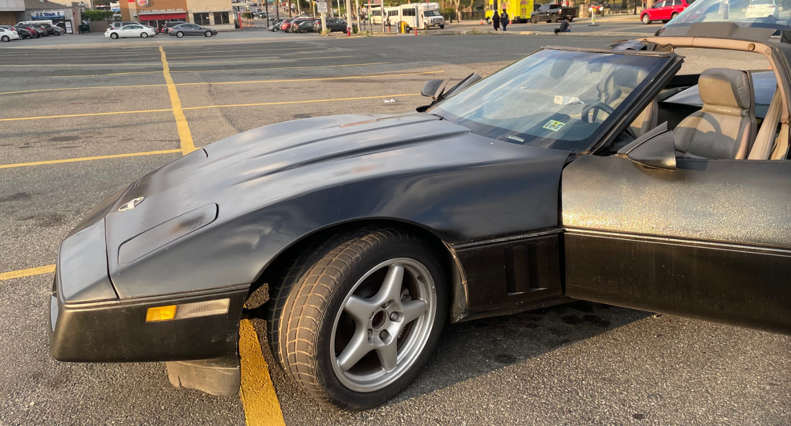 Chevrolet-Corvette-1990-Hatchback-12