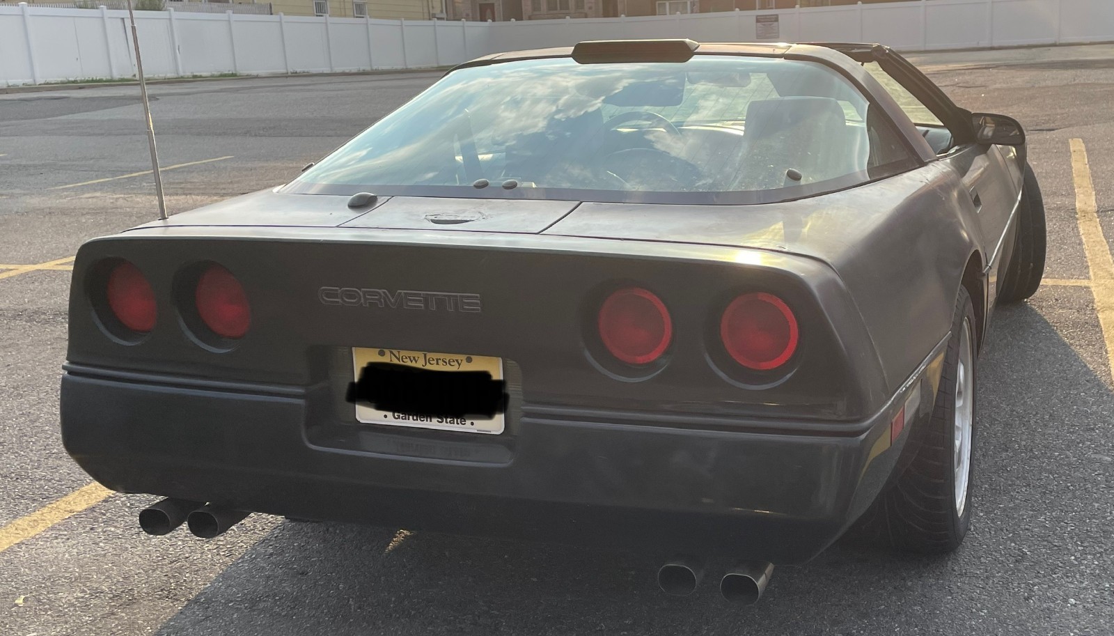Chevrolet-Corvette-1990-Hatchback-13