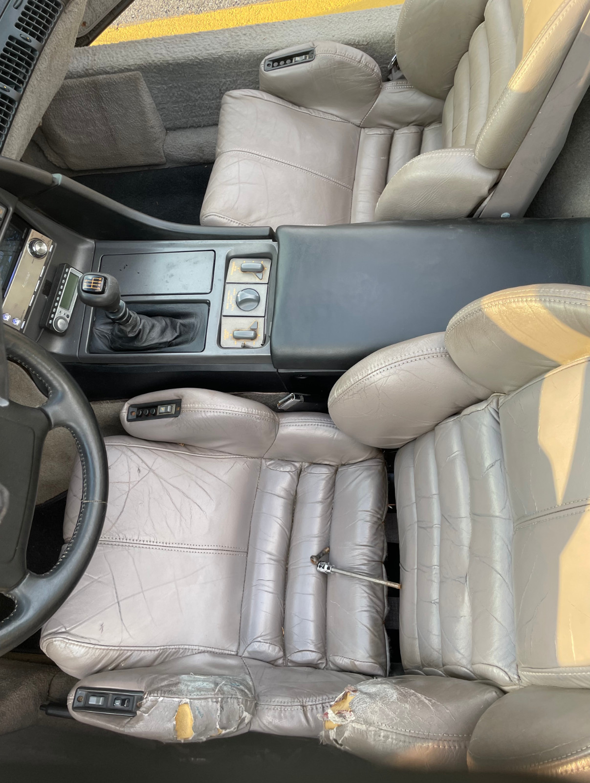 Chevrolet-Corvette-1990-Hatchback-17