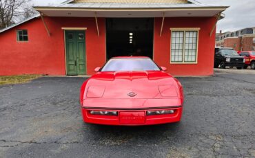 Chevrolet-Corvette-1990-Hatchback-2