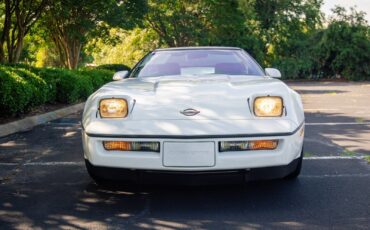 Chevrolet-Corvette-1990-Hatchback-21