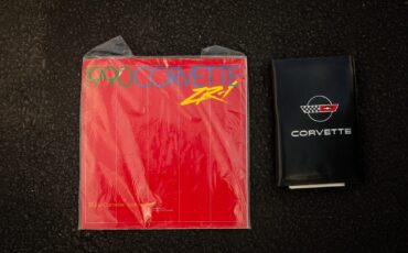Chevrolet-Corvette-1990-Hatchback-26