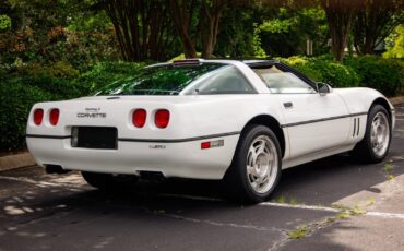 Chevrolet-Corvette-1990-Hatchback-5