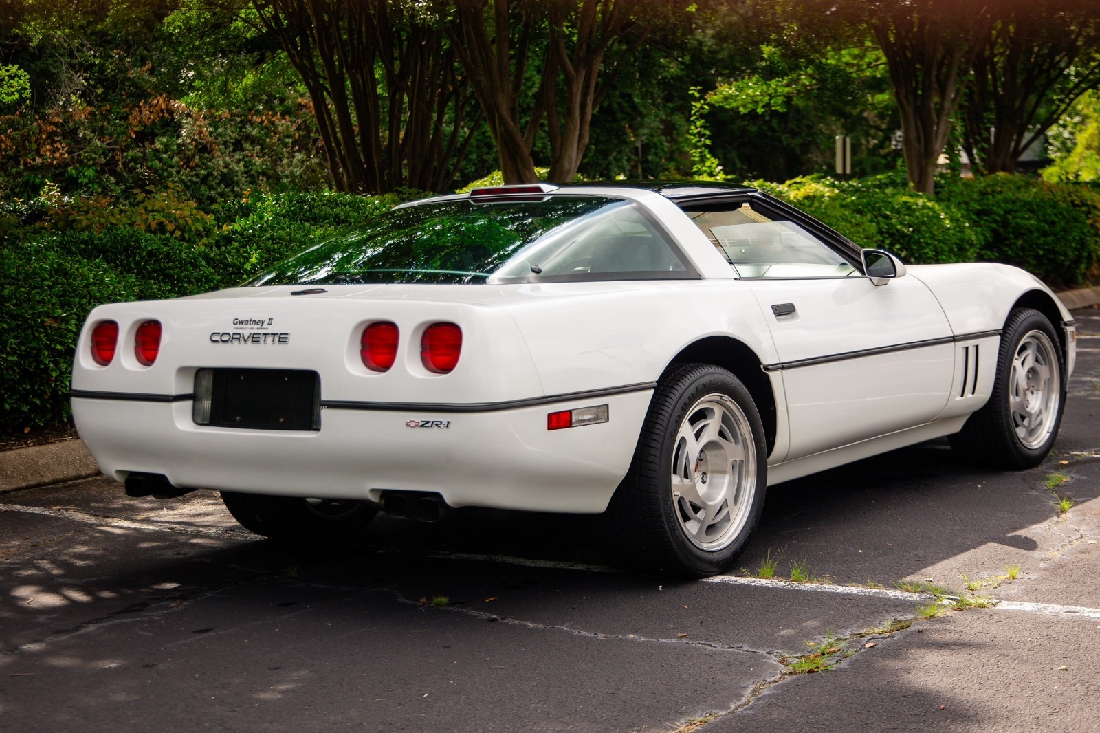 Chevrolet-Corvette-1990-Hatchback-5