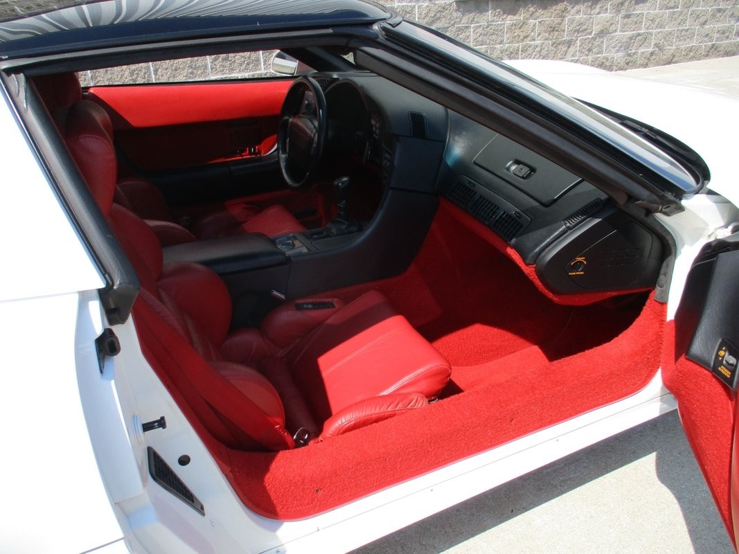 Chevrolet-Corvette-1991-18