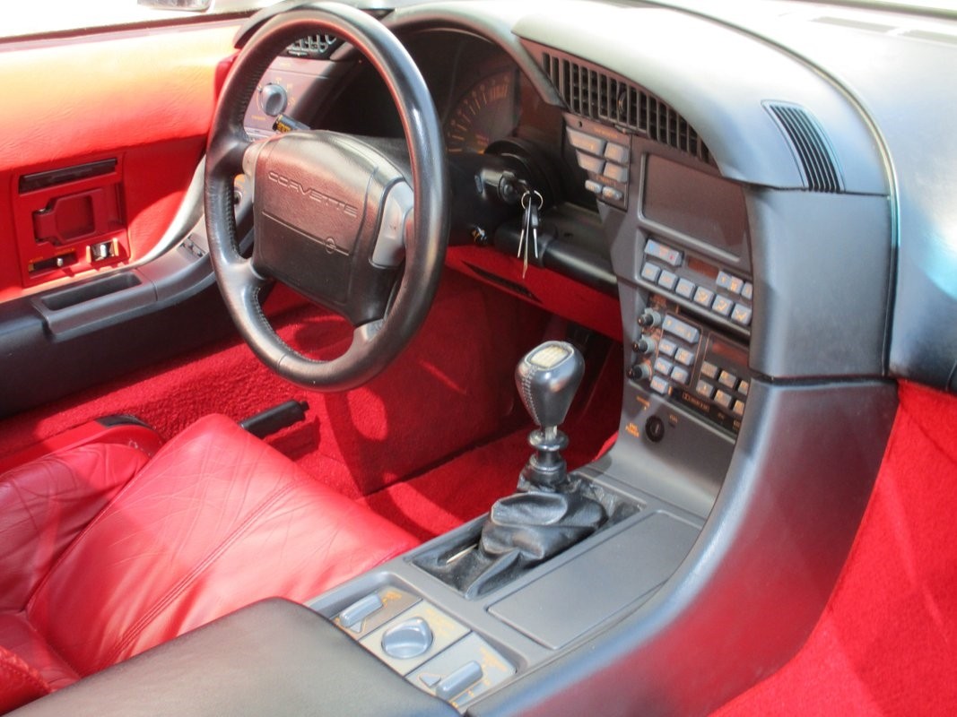 Chevrolet-Corvette-1991-22
