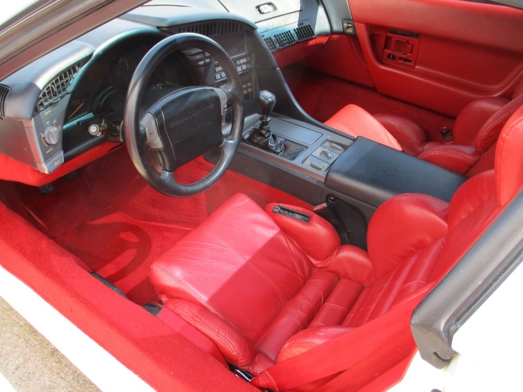 Chevrolet-Corvette-1991-26