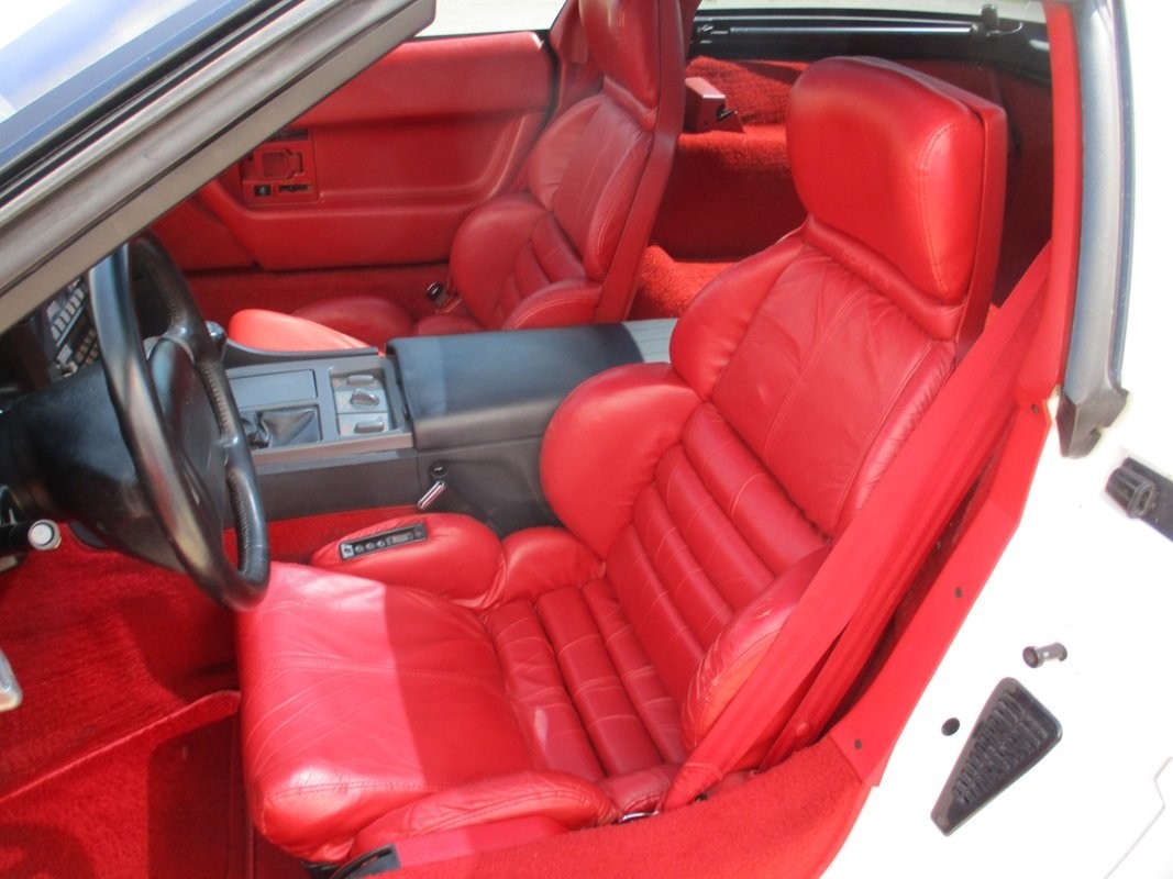 Chevrolet-Corvette-1991-27