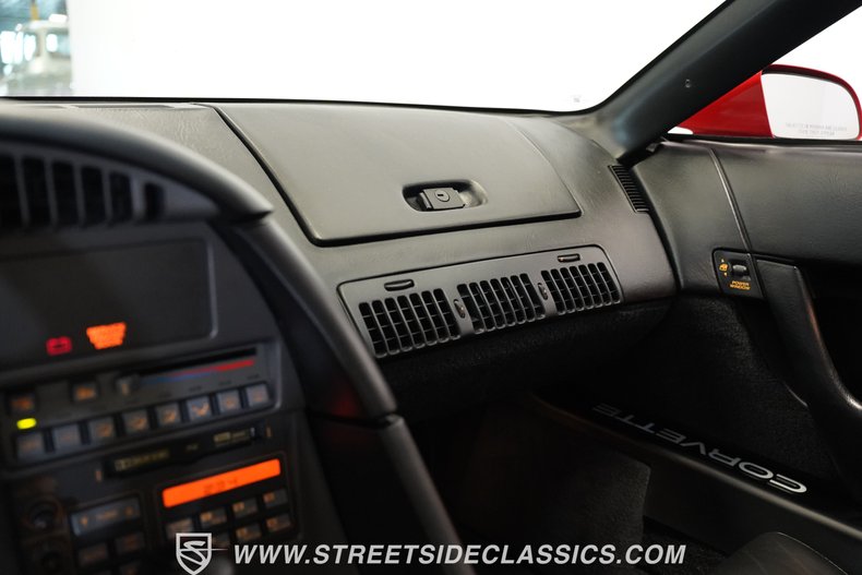 Chevrolet-Corvette-1991-Bright-red-Black-1