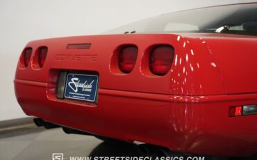 Chevrolet-Corvette-1991-Bright-red-Black-31