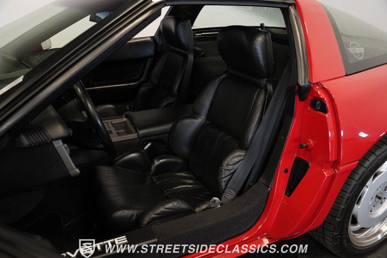 Chevrolet-Corvette-1991-Bright-red-Black-40