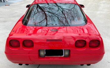 Chevrolet-Corvette-1991-Hatchback-3