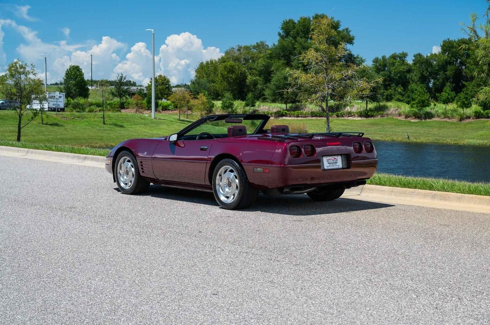 Chevrolet-Corvette-1993-2-Door-3