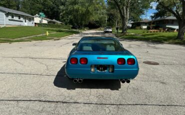 Chevrolet-Corvette-1993-3