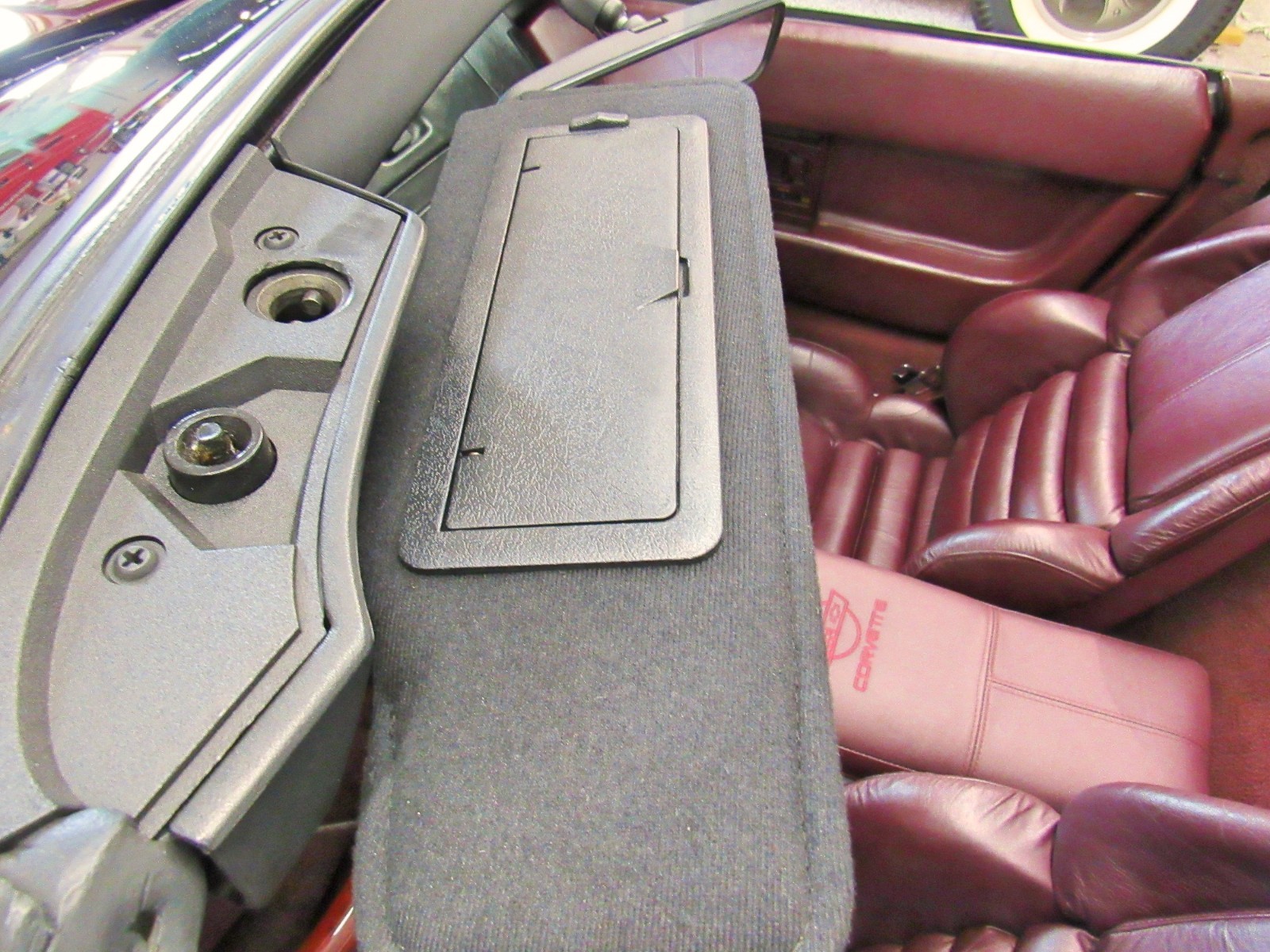 Chevrolet-Corvette-1993-Convertible-28