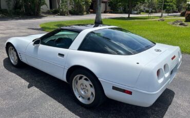 Chevrolet-Corvette-1994-Hatchback-2