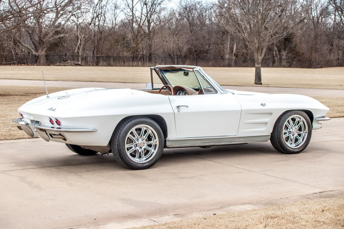 Chevrolet-Corvette-Convertible-4-spd-1963-10