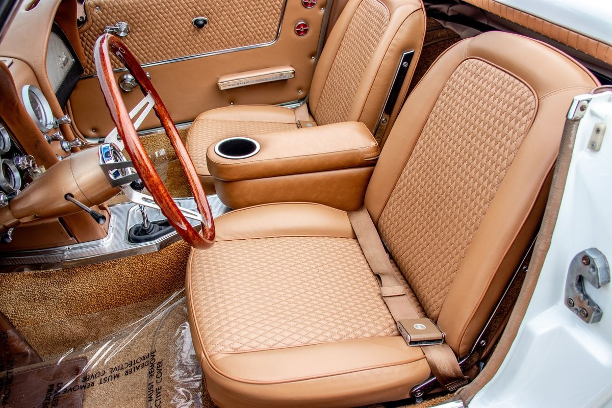 Chevrolet-Corvette-Convertible-4-spd-1963-18