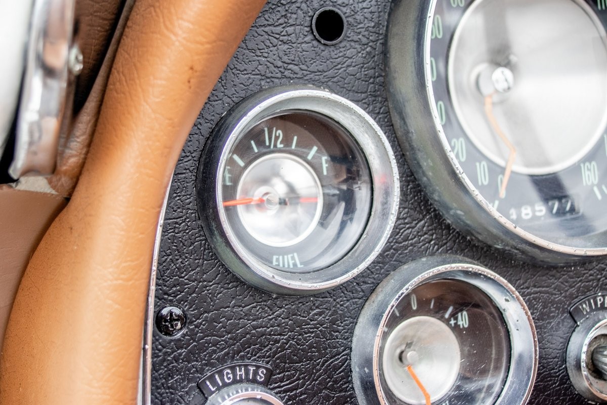 Chevrolet-Corvette-Convertible-4-spd-1963-21