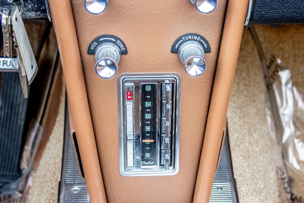 Chevrolet-Corvette-Convertible-4-spd-1963-26