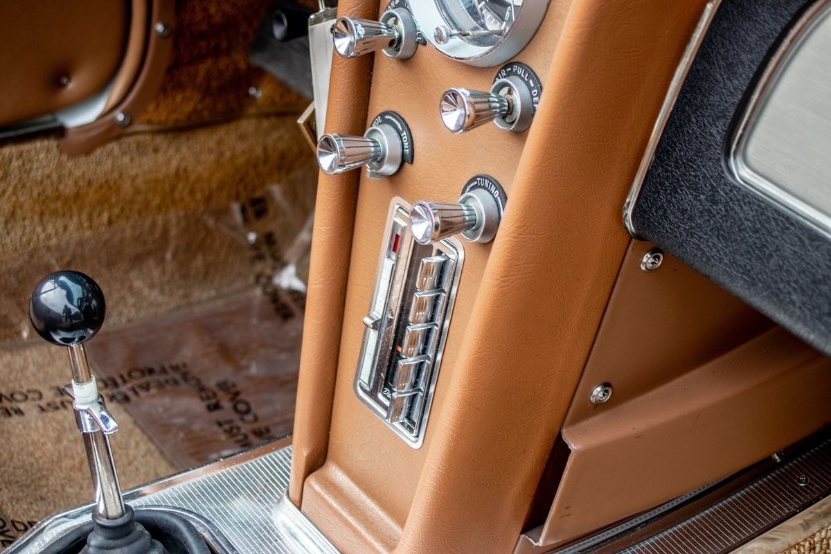 Chevrolet-Corvette-Convertible-4-spd-1963-27