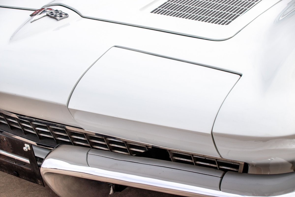 Chevrolet-Corvette-Convertible-4-spd-1963-3