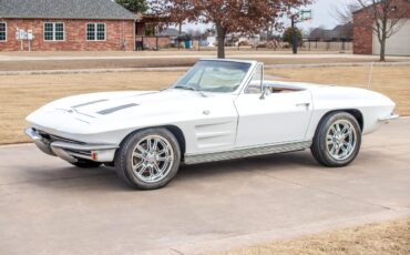 Chevrolet-Corvette-Convertible-4-spd-1963